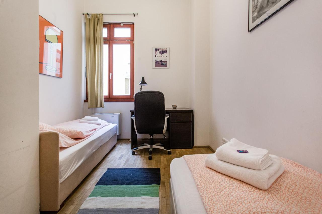 Family Suite By Heroes' Square Budapest Extérieur photo