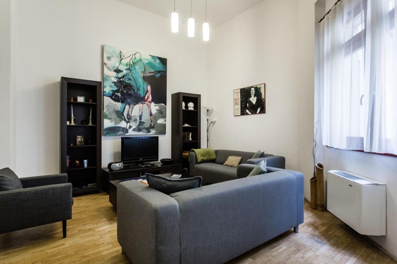 Family Suite By Heroes' Square Budapest Extérieur photo